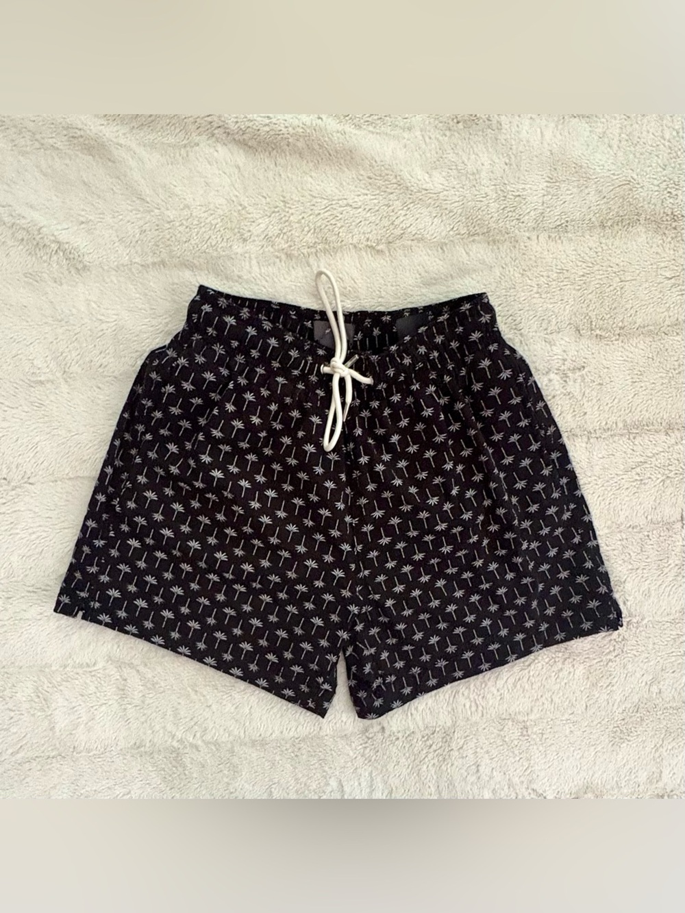 H&M / men’s swim shorts / NWOT / size small